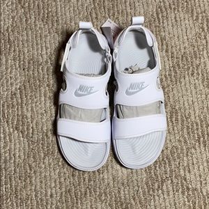 Nike White Owaysis Sandal